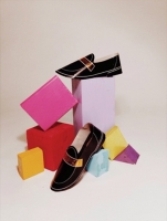 24_20202020-colleen-durkin-photography-paper-shoes-and-blocks.jpg